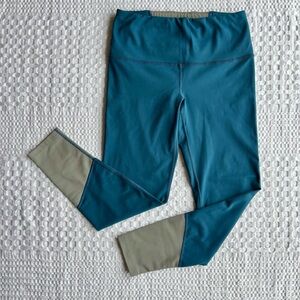 Oiselle Magic Number Leggings Women’s 4 Teal with Reflective Panels & Pocket